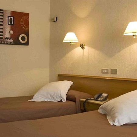 Hotel Leuka Alicante Oda fotoğraf