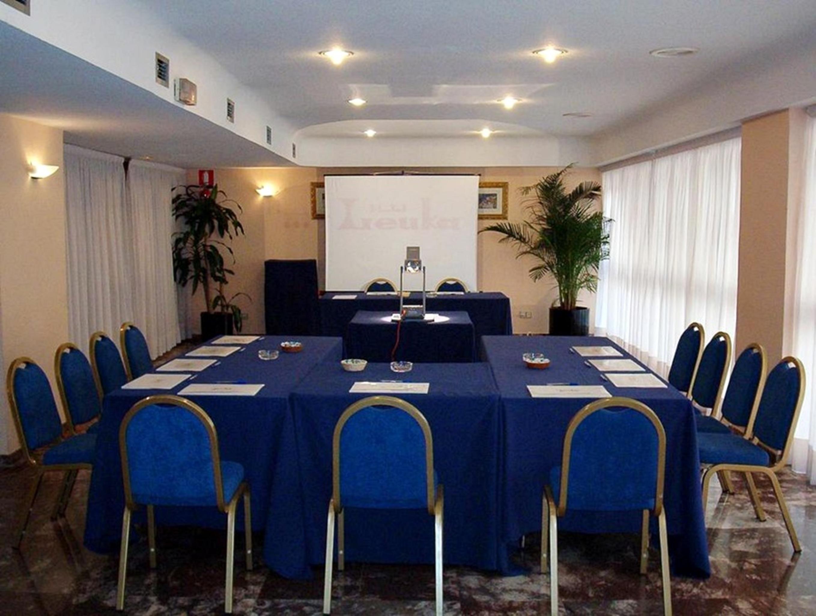 Hotel Leuka Alicante Konforlar fotoğraf