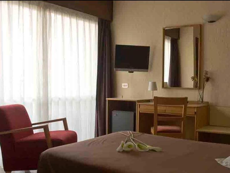 Hotel Leuka Alicante Dış mekan fotoğraf