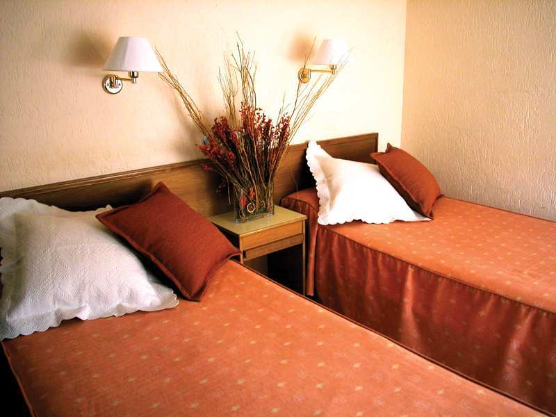 Hotel Leuka Alicante Oda fotoğraf