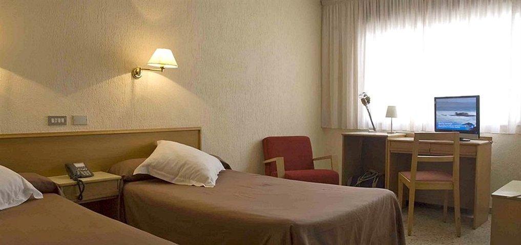 Hotel Leuka Alicante Oda fotoğraf