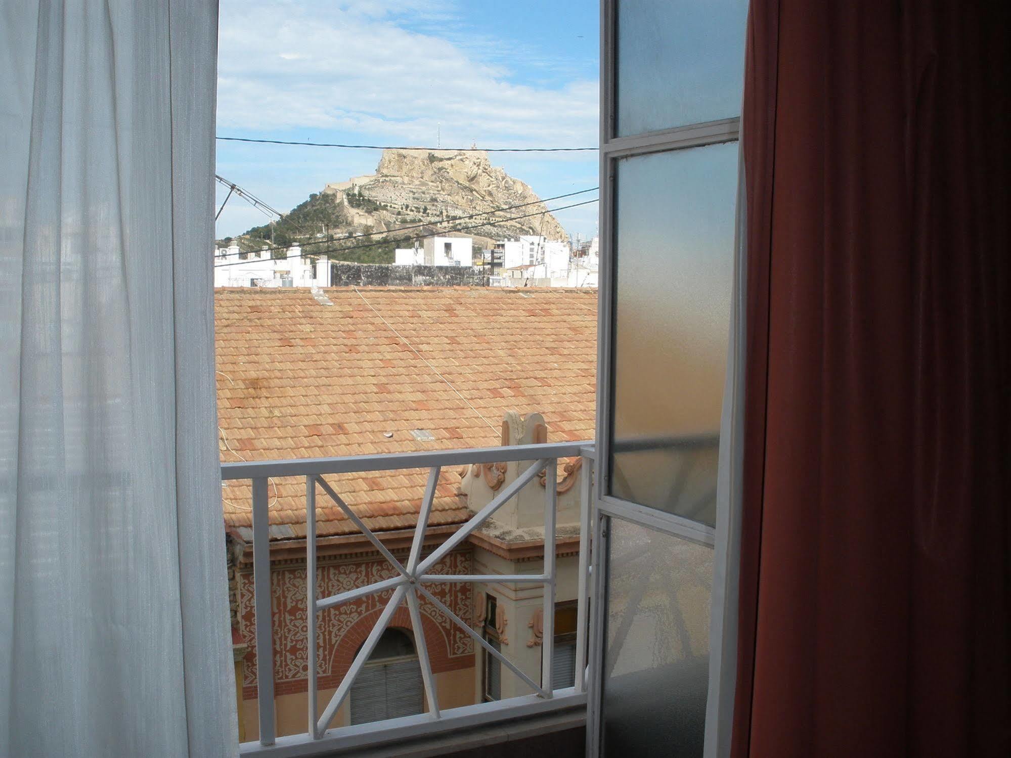 Hotel Leuka Alicante Dış mekan fotoğraf